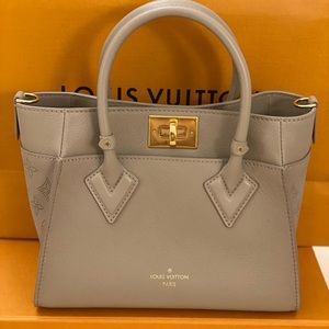 Louis Vuitton On My Side PM tote bag